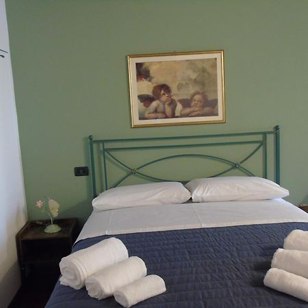 Tasi Apartaments Cento  Buitenkant foto
