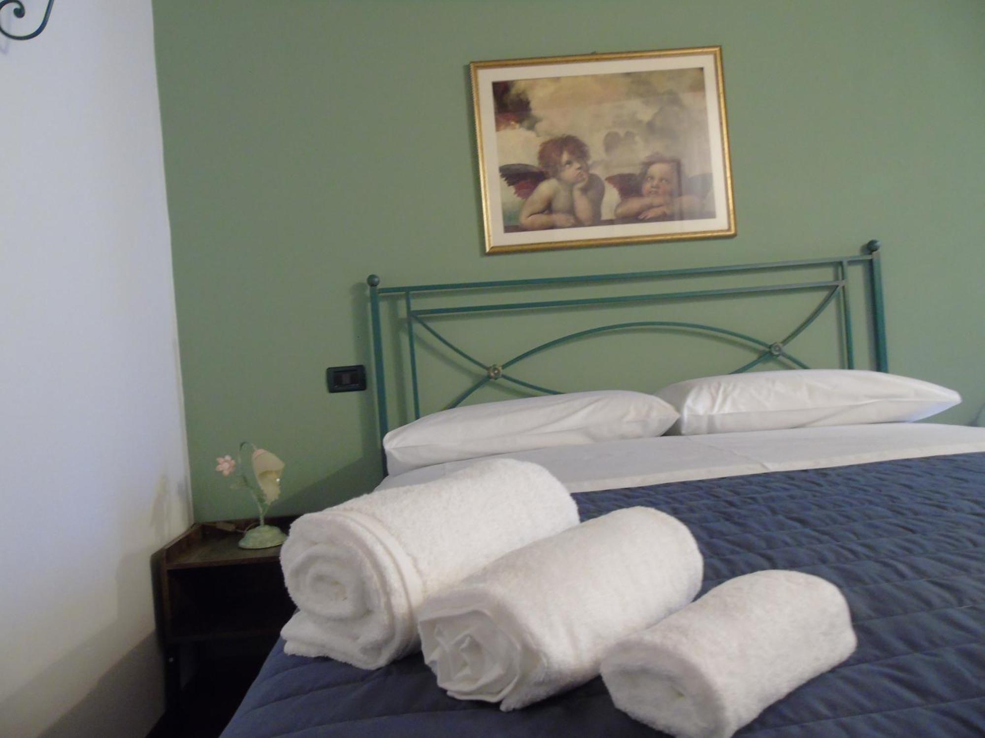 Tasi Apartaments Cento  Buitenkant foto